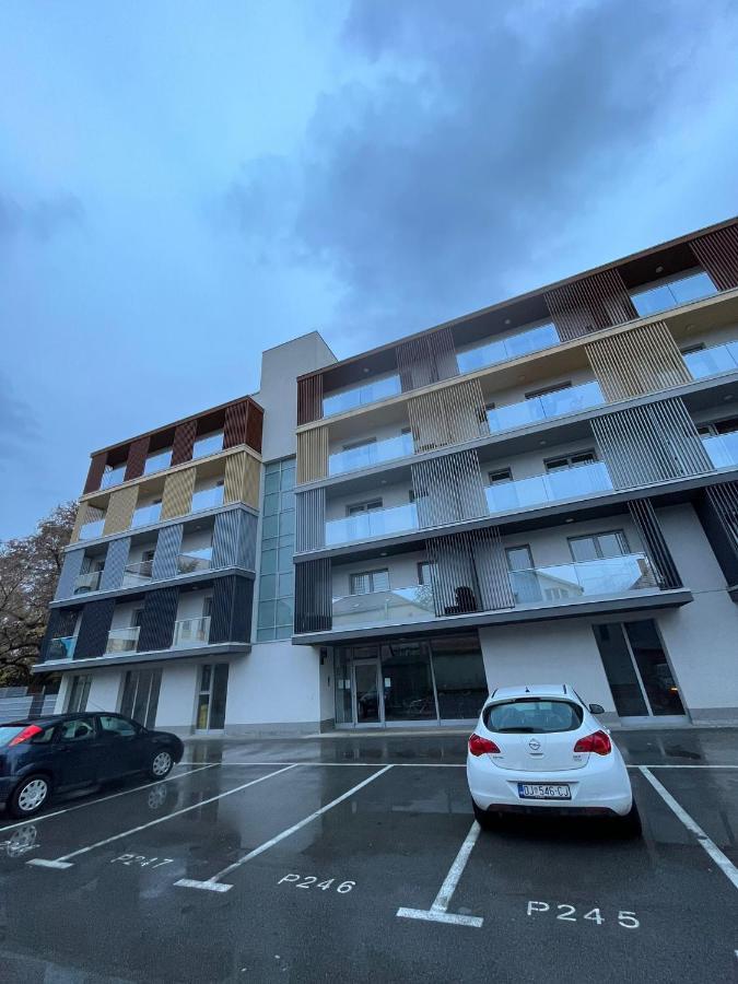 Studio Apartman Implex Apartman Ðakovo Kültér fotó